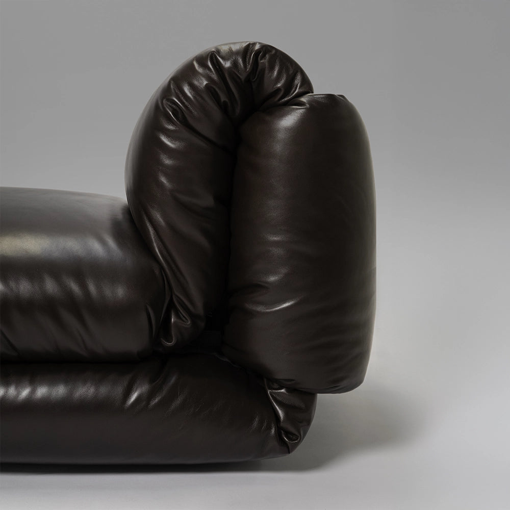 Abrazo Lounge Chair Leather