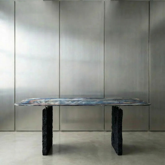 Ustio Table