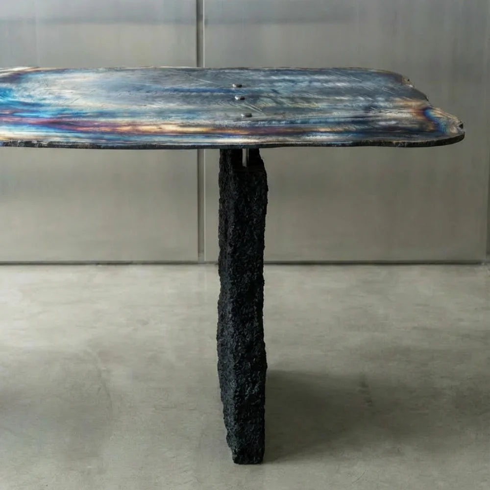 Ustio Table