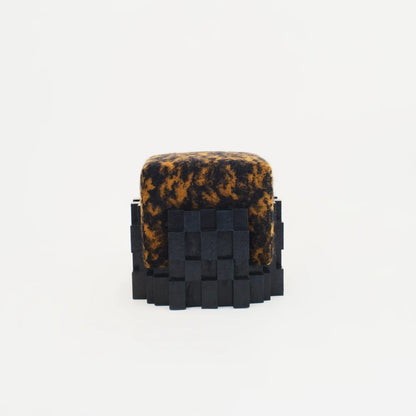 Bruto Stool Balene