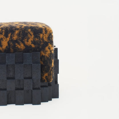Bruto Stool Balene