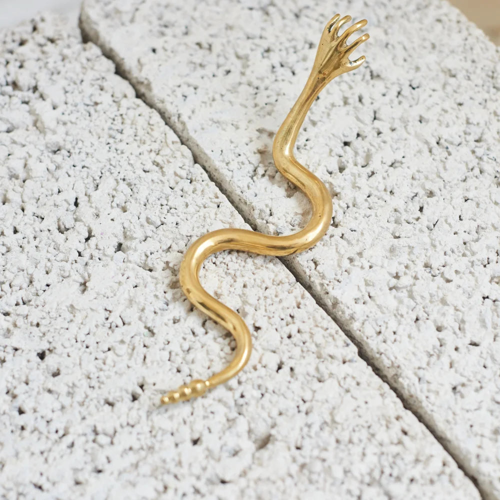 Artefacto Bronze Serpent Hand